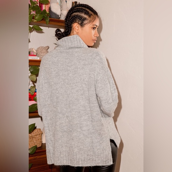 Lulu’s Favorite Dream Heather Grey Turtleneck Sweater EUC - Picture 2 of 6